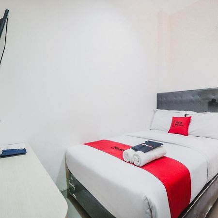 Reddoorz Plus Near Mall Ciputra Jakarta Buitenkant foto